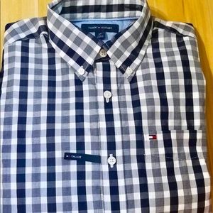 Tommy Hilfiger Collar Shirt. New
Size. S